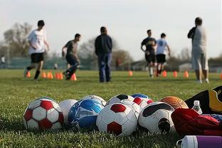 泰晤士报：2024欧洲杯用球将内置芯片，以检测是否手球及越位